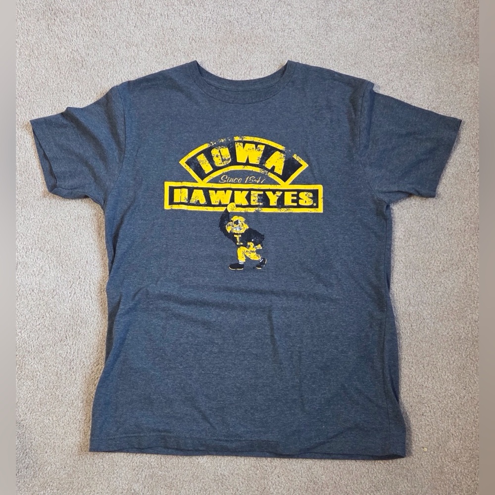 Men’s Large E5 Dark Heather Gray Iowa T Shirt